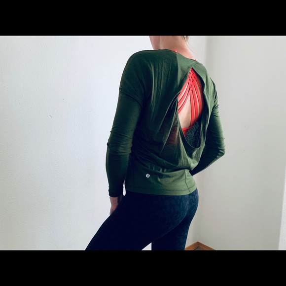 Lululemon Athletica long sleeve top open back - Picture 2 of 9
